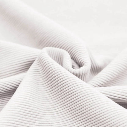 Stofffarbe Almost White – leicht gebrochenes Weiß, perfekt für Personalisierungen mit Kontrastdruck
