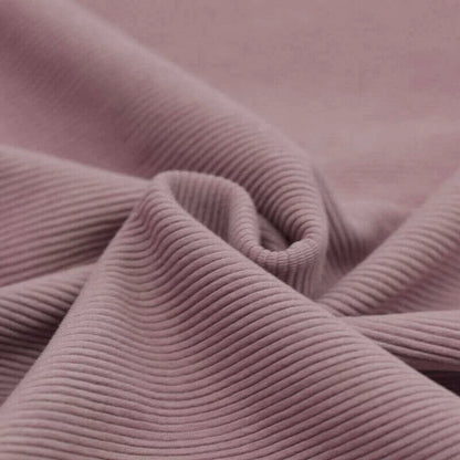 Stofffarbe Altrosa – zartes, warmes Rosa mit nostalgischem Touch – zeitlos schön für Babys und Kinder